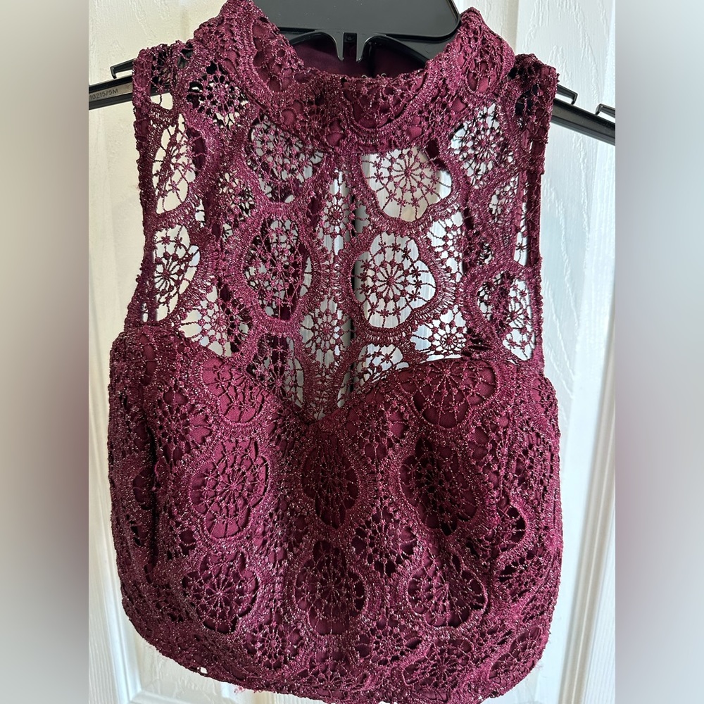 Two piece trendy size 9 party, prom , wedding guest dress. Wine color